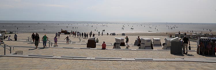 Das Nordseeheilbad Büsum von der See aus gesehen